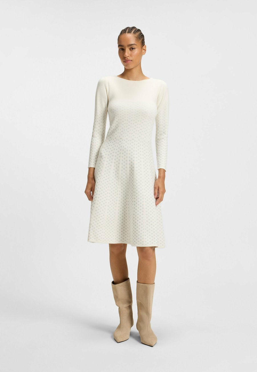 Платье BOSS Jumper dress, Patterned Two/Off-White
Платье BOSS Jumper dress, Patterned Two/Off-White