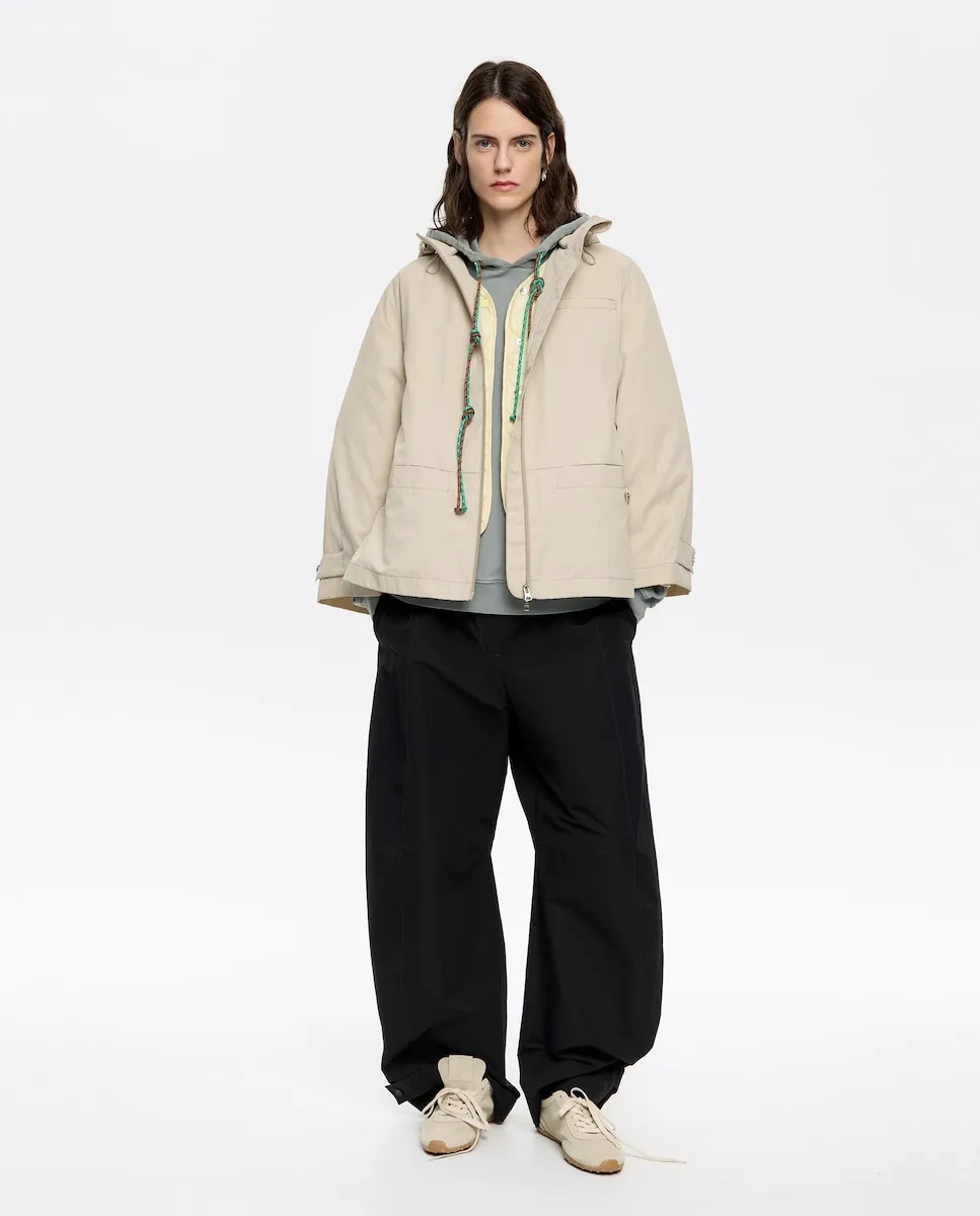 Женский короткий плащ А-силуэта Bimba y Lola, цвет Natural 
Женский короткий плащ А-силуэта Bimba y Lola, цвет Natural