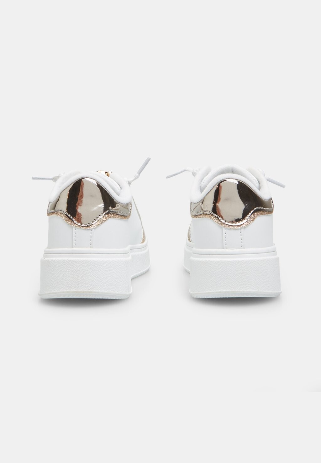 Низкие кроссовки CON ACCESSORIO Bata, белый
Низкие кроссовки CON ACCESSORIO Bata, белый