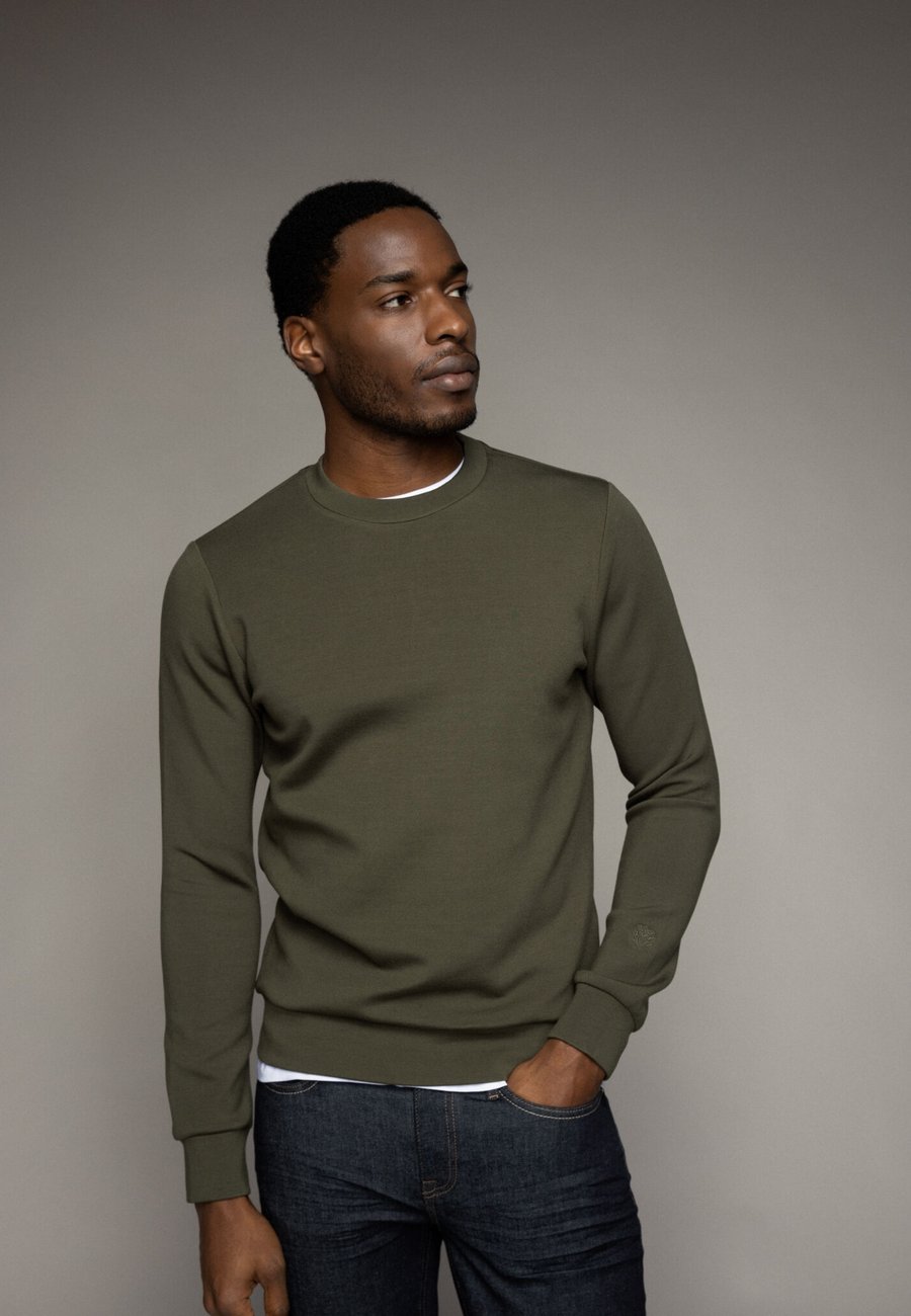 Толстовка Mos Mosh Gallery ABEL, Dk Army Green/Khaki
Толстовка Mos Mosh Gallery ABEL, Dk Army Green/Khaki