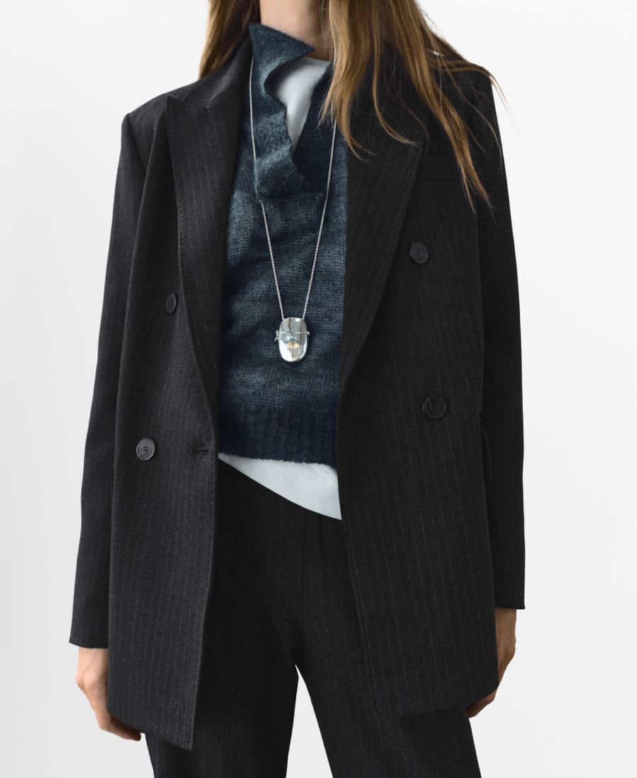 Женский пиджак в тонкую полоску MANGO, Dark Heather Gray
Женский пиджак в тонкую полоску MANGO, Dark Heather Gray