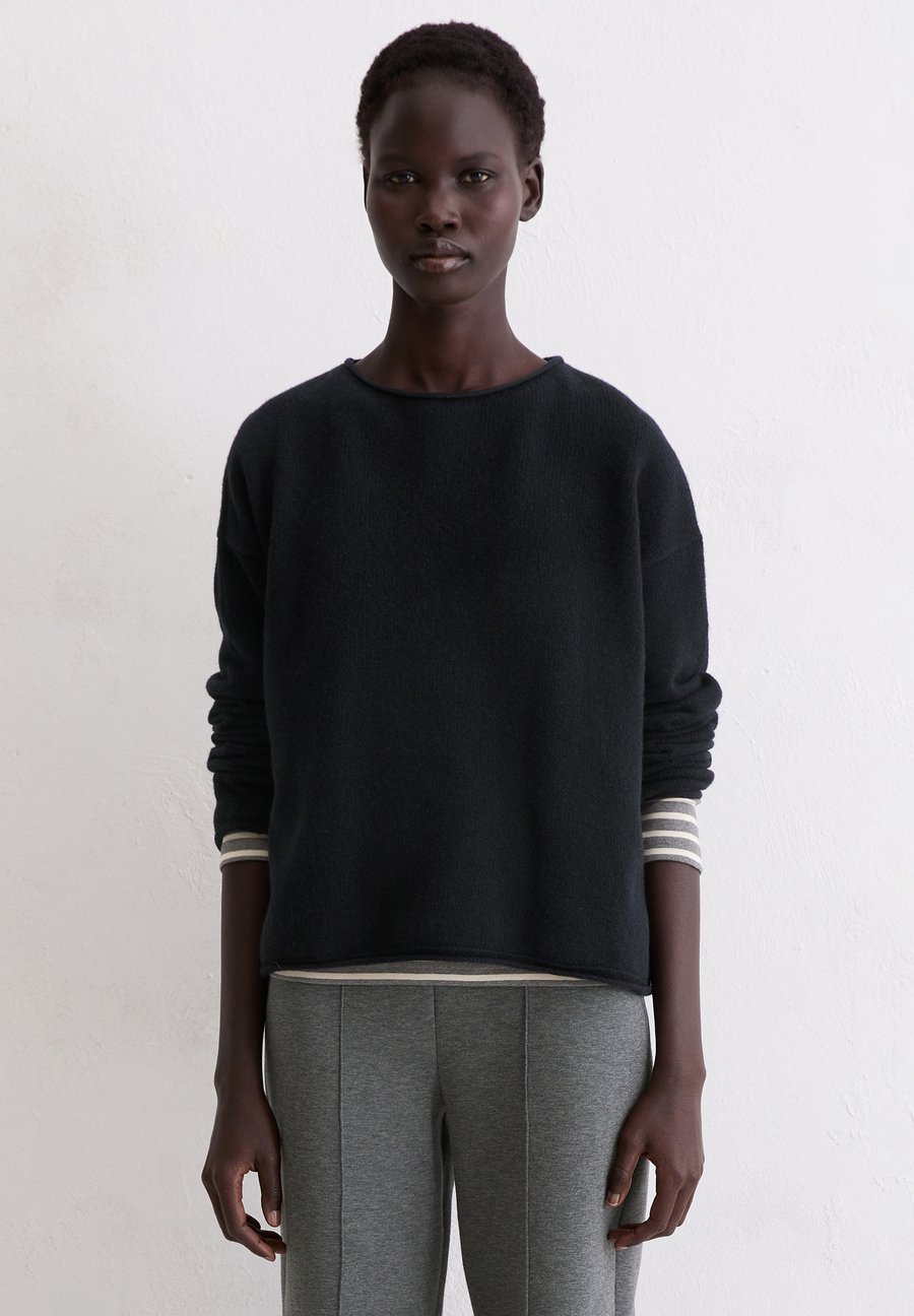 Джемпер Marc O'Polo LONGSLEEVE BOAT NECK, Deep Night Blue/Blue
Джемпер Marc O'Polo LONGSLEEVE BOAT NECK, Deep Night Blue/Blue