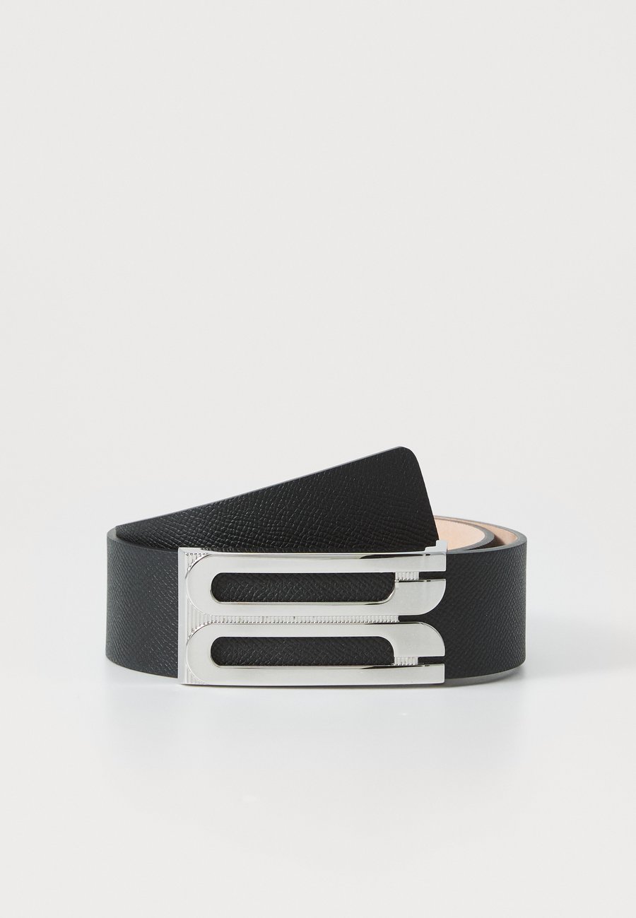 Ремень Victoria Beckham JUMBO FRAME BELT, Black/Silver-Coloured/Black
Ремень Victoria Beckham JUMBO FRAME BELT, Black/Silver-Coloured/Black