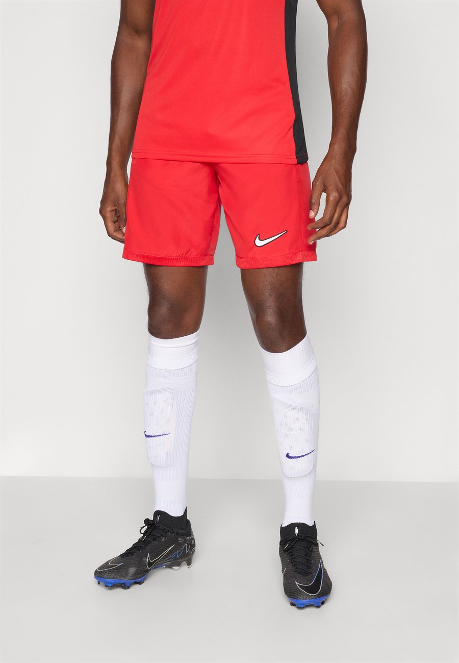 Спортивные шорты Nike Performance ACADEMY SHORT, University Red/White/Red
Спортивные шорты Nike Performance ACADEMY SHORT, University Red/White/Red