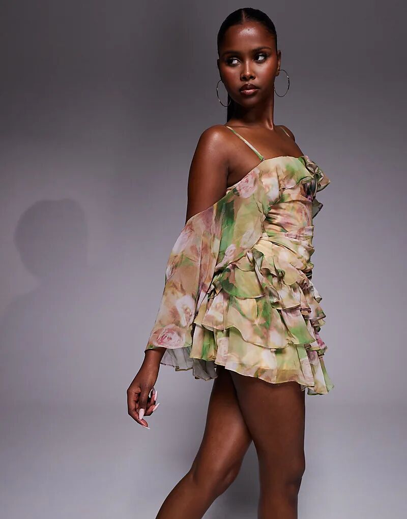 Мини-платье Oh Polly с драпировкой и оборками в цветочном узоре
Мини-платье Oh Polly с драпировкой и оборками в цветочном узоре