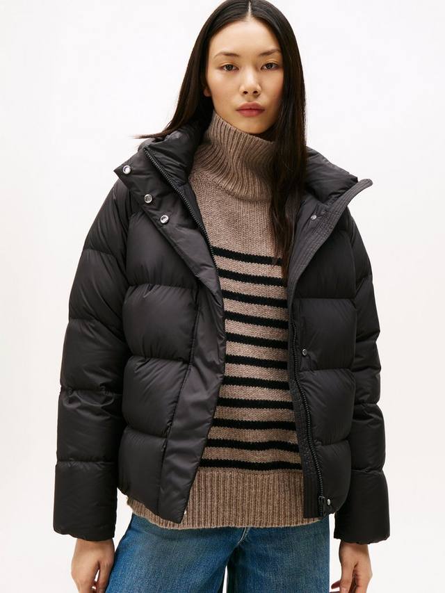 Современная куртка с пуховым наполнителем и водоотталкивающим покрытием Tommy Hilfiger, Black
Современная куртка с пуховым наполнителем и водоотталкивающим покрытием Tommy Hilfiger, Black