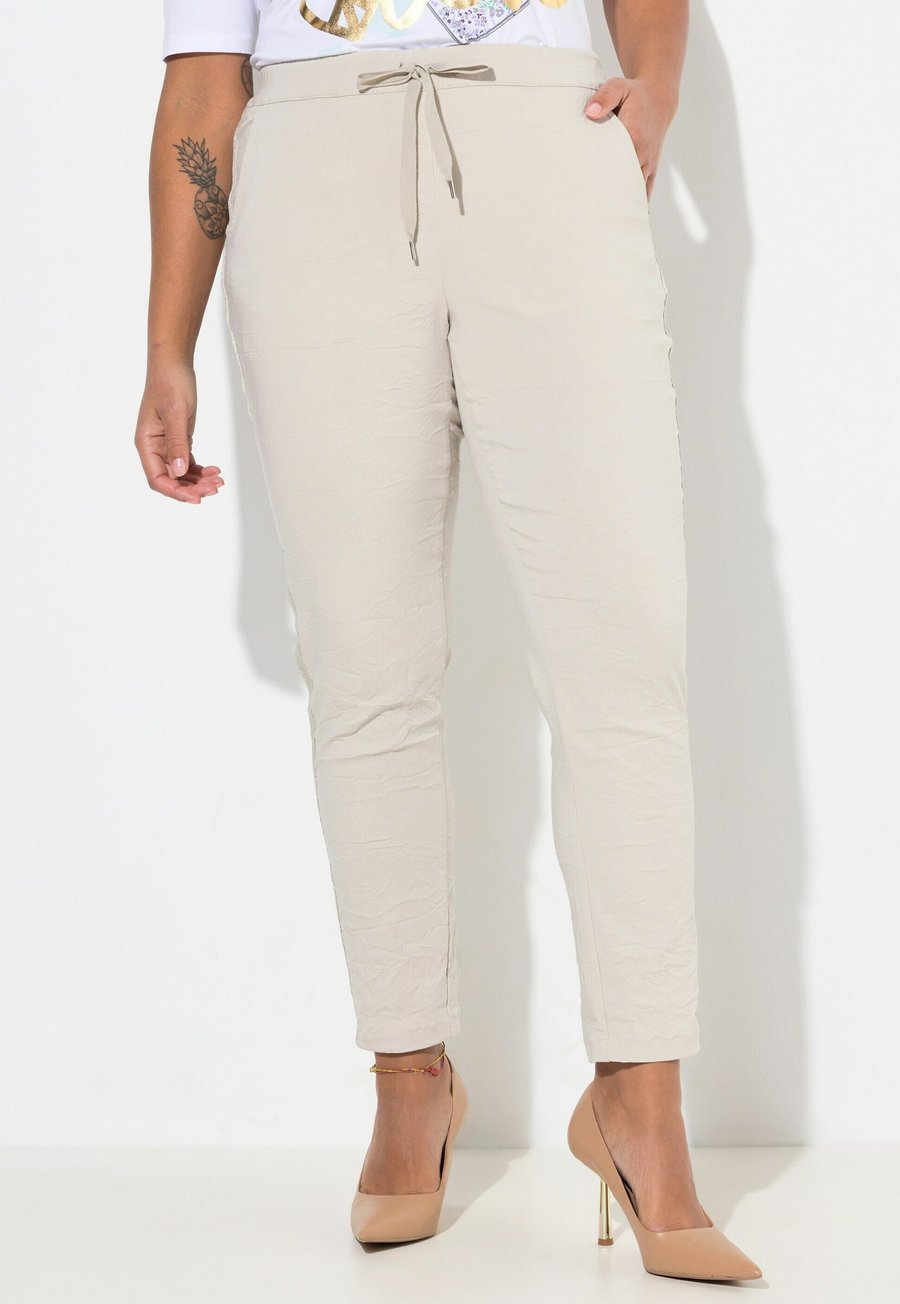 Брюки MIAMODA CRINCLE SEITENSTREIFEN ELASTIKBUND, Grey Beige/Beige
Брюки MIAMODA CRINCLE SEITENSTREIFEN ELASTIKBUND, Grey Beige/Beige