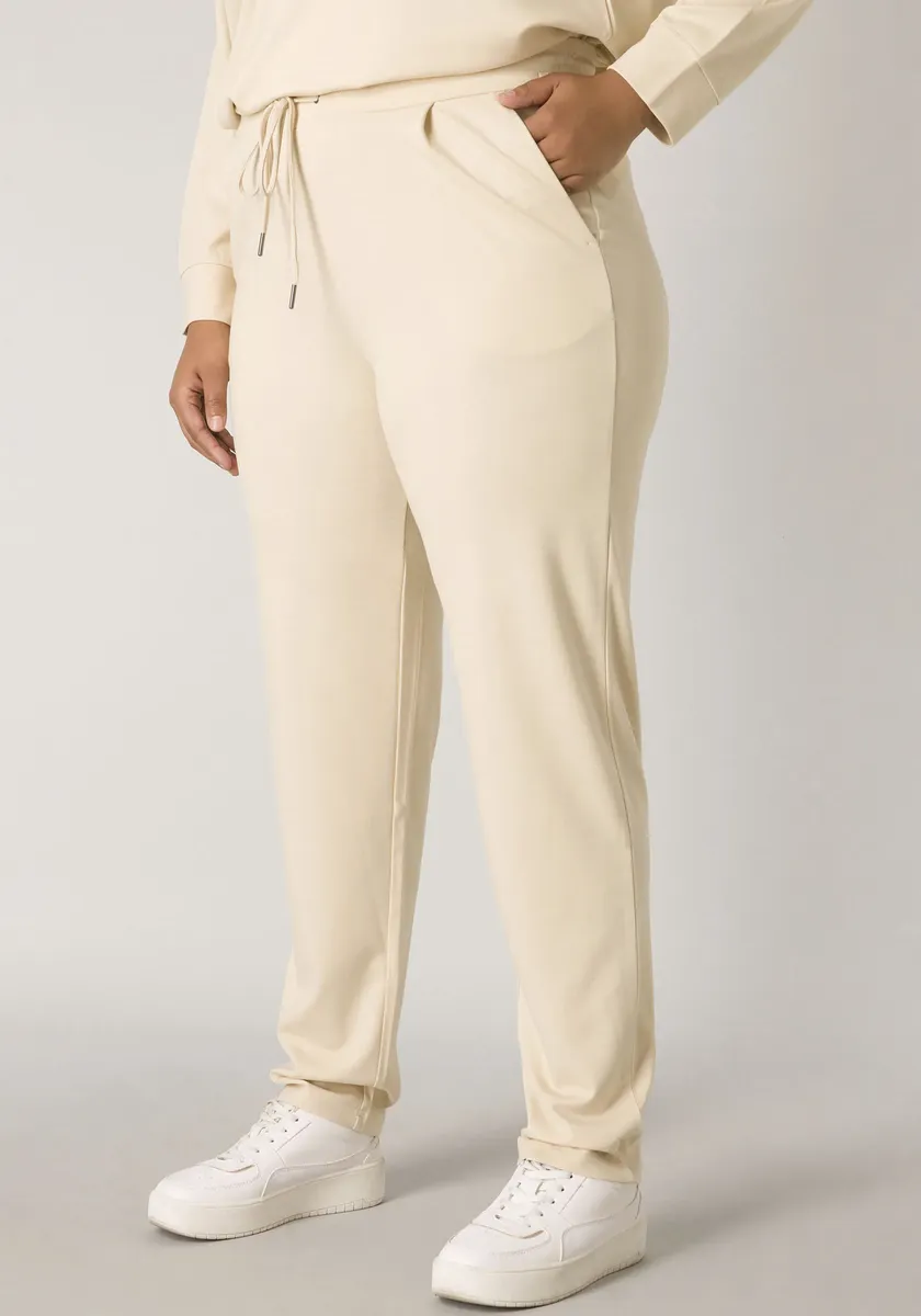 Спортивные штаны с пышной юбкой базового уровня "BAS-YOANNA" Base Level Curvy, бежевый
Спортивные штаны с пышной юбкой базового уровня "BAS-YOANNA" Base Level Curvy, бежевый