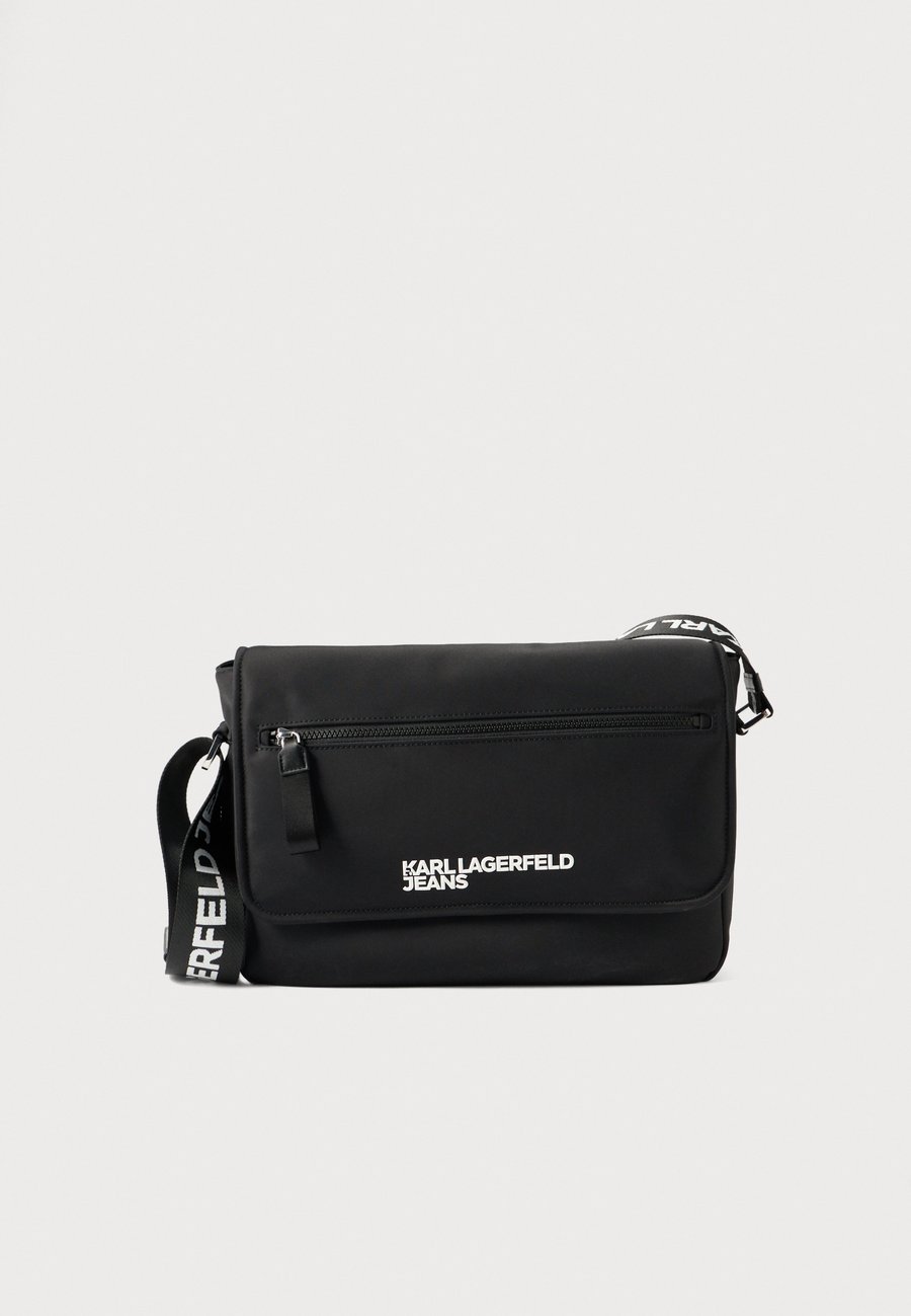 Сумка кросс-боди Karl Lagerfeld Jeans ESSENTIAL MESSENGER, Black
Сумка кросс-боди Karl Lagerfeld Jeans ESSENTIAL MESSENGER, Black