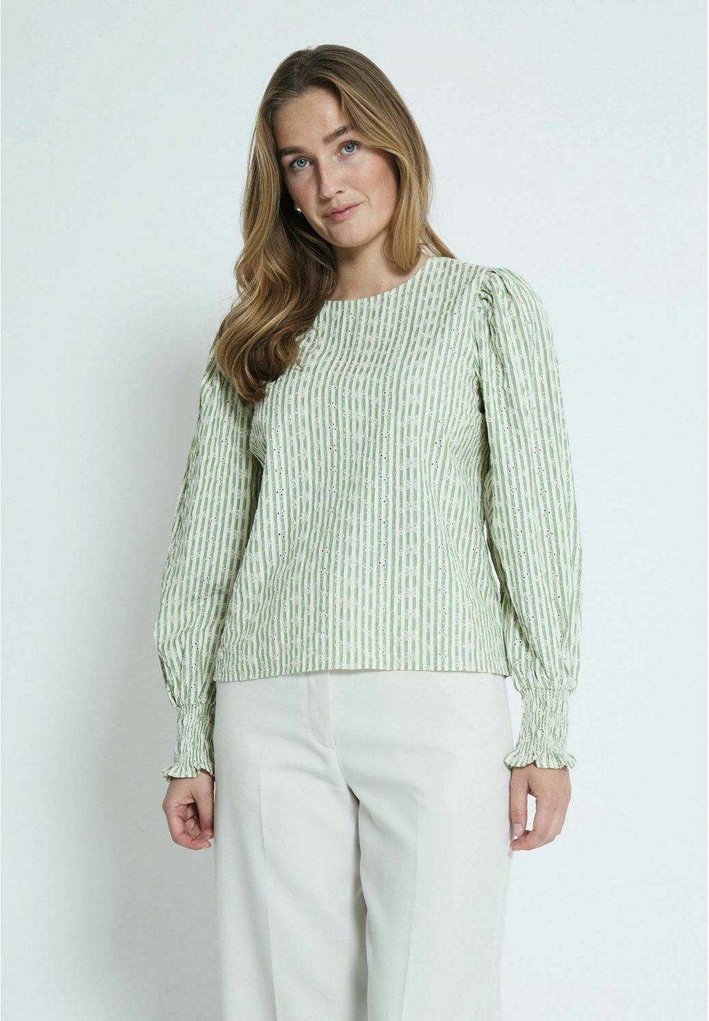 Блуза BESSIMA Minus, зеленый
Блуза BESSIMA Minus, зеленый