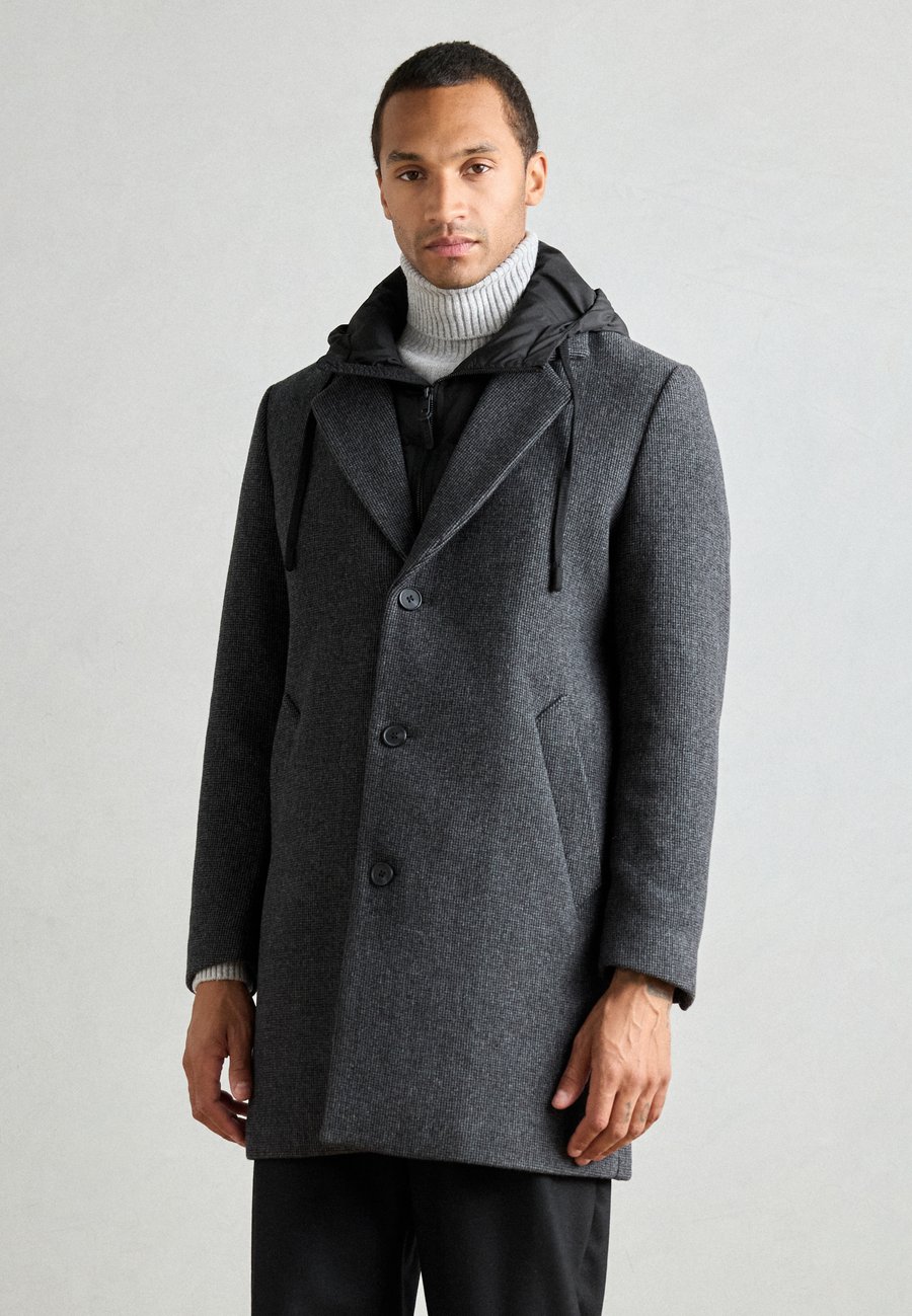 Пальто Antony Morato COAT REGULAR FIT WITH DETACHABLE PART, Dark Grey Melange/Mottled Dark Grey
Пальто Antony Morato COAT REGULAR FIT WITH DETACHABLE PART, Dark Grey Melange/Mottled Dark Grey