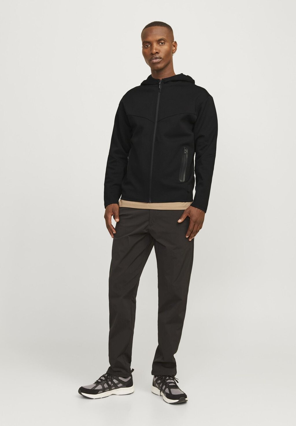 Толстовка на молнии JCOFUSION HOOD NOOS Jack & Jones, черный
Толстовка на молнии JCOFUSION HOOD NOOS Jack & Jones, черный