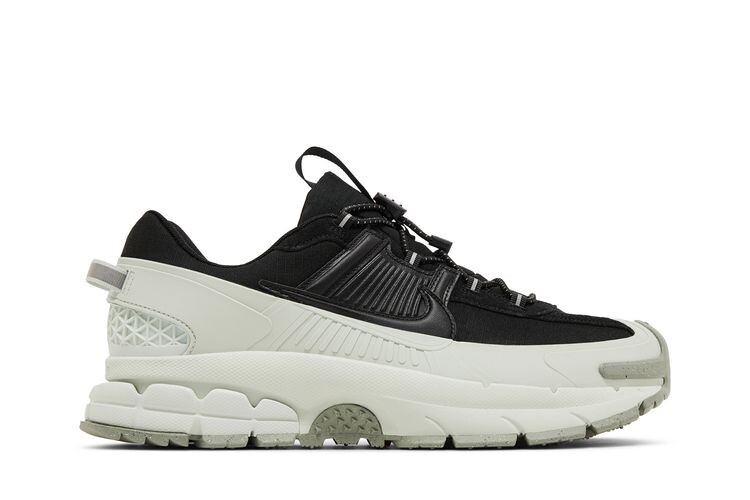 Кроссовки Nike Zoom Vomero Roam Black Light Silver, черный
Кроссовки Nike Zoom Vomero Roam Black Light Silver, черный