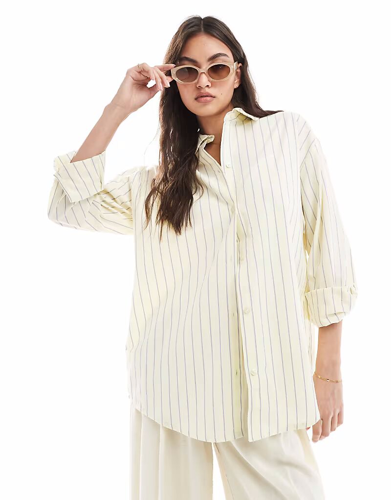 Рубашка Pull&Bear свободного кроя в контрастную полоску желтого цвета
Рубашка Pull&Bear свободного кроя в контрастную полоску желтого цвета