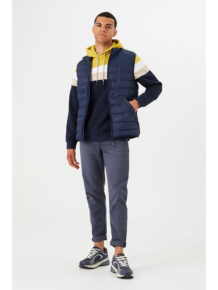 Стеганый жилет Garcia, темно-синий
Стеганый жилет Garcia, темно-синий