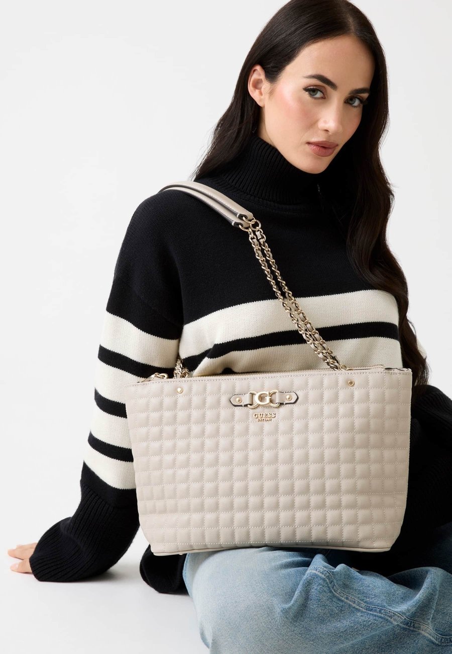 Сумка Guess SHOPPER NADIRA, Beige
Сумка Guess SHOPPER NADIRA, Beige