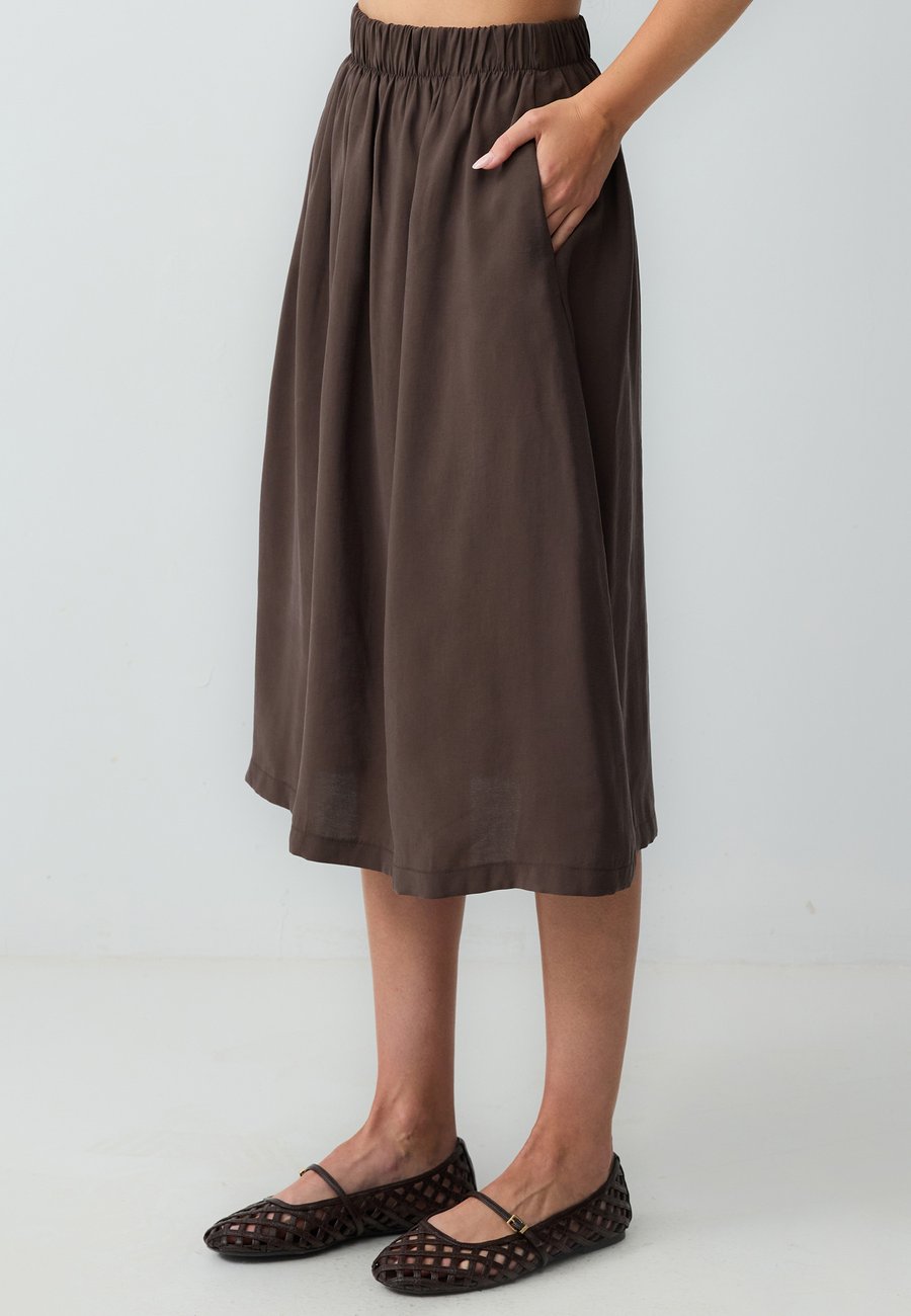 Юбка Jimmy Key A-line skirt, Biiter Brown/Mottled Brown
Юбка Jimmy Key A-line skirt, Biiter Brown/Mottled Brown