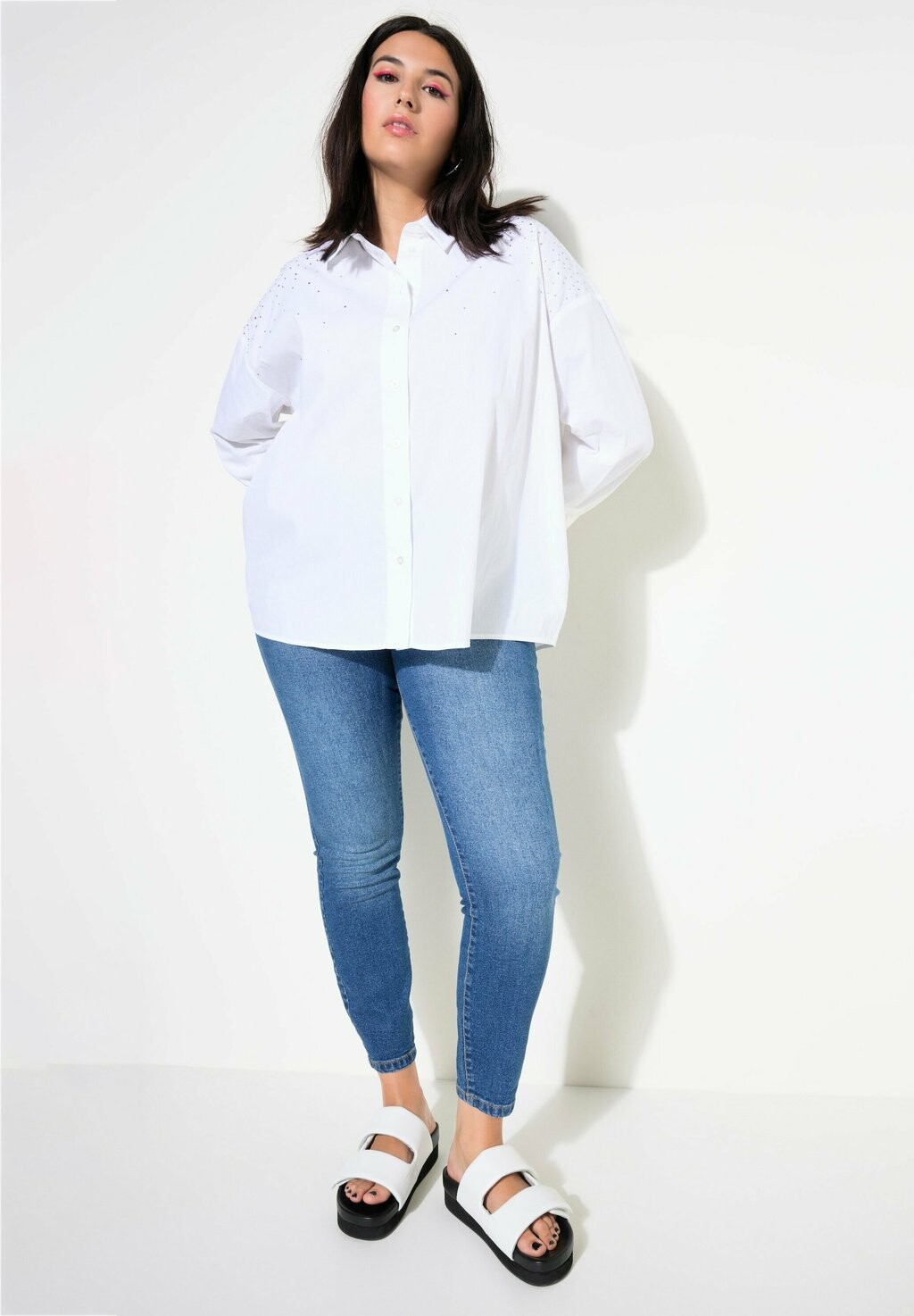 Блузка на пуговицах RHINESTONE Studio Untold, белый
Блузка на пуговицах RHINESTONE Studio Untold, белый