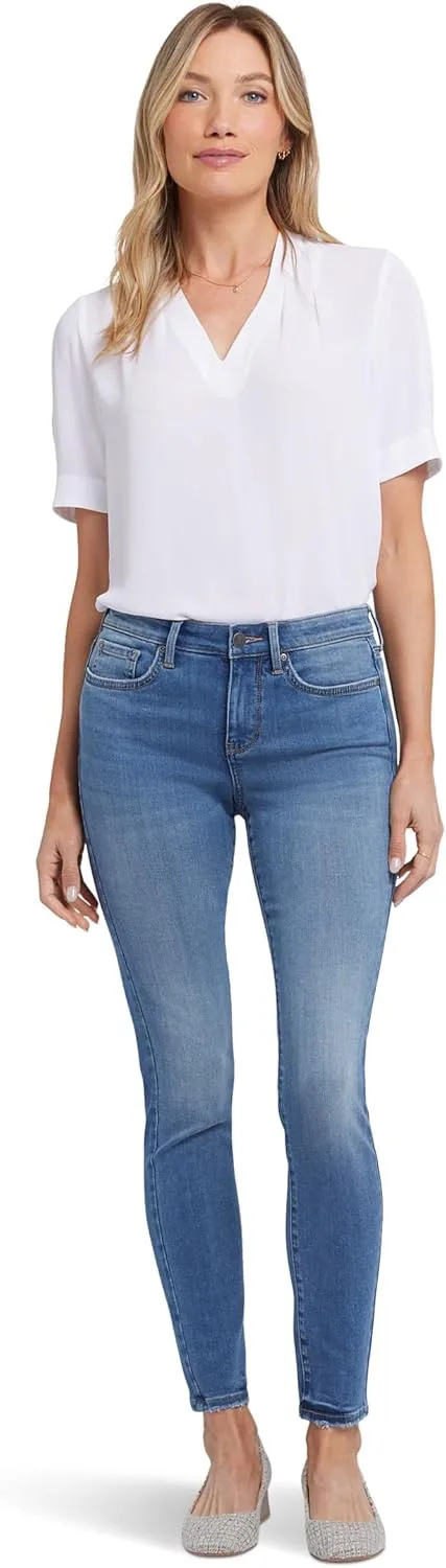 NYDJ Women's Ami Skinny Jeans в цвете Bilbao Crest
NYDJ Women's Ami Skinny Jeans в цвете Bilbao Crest