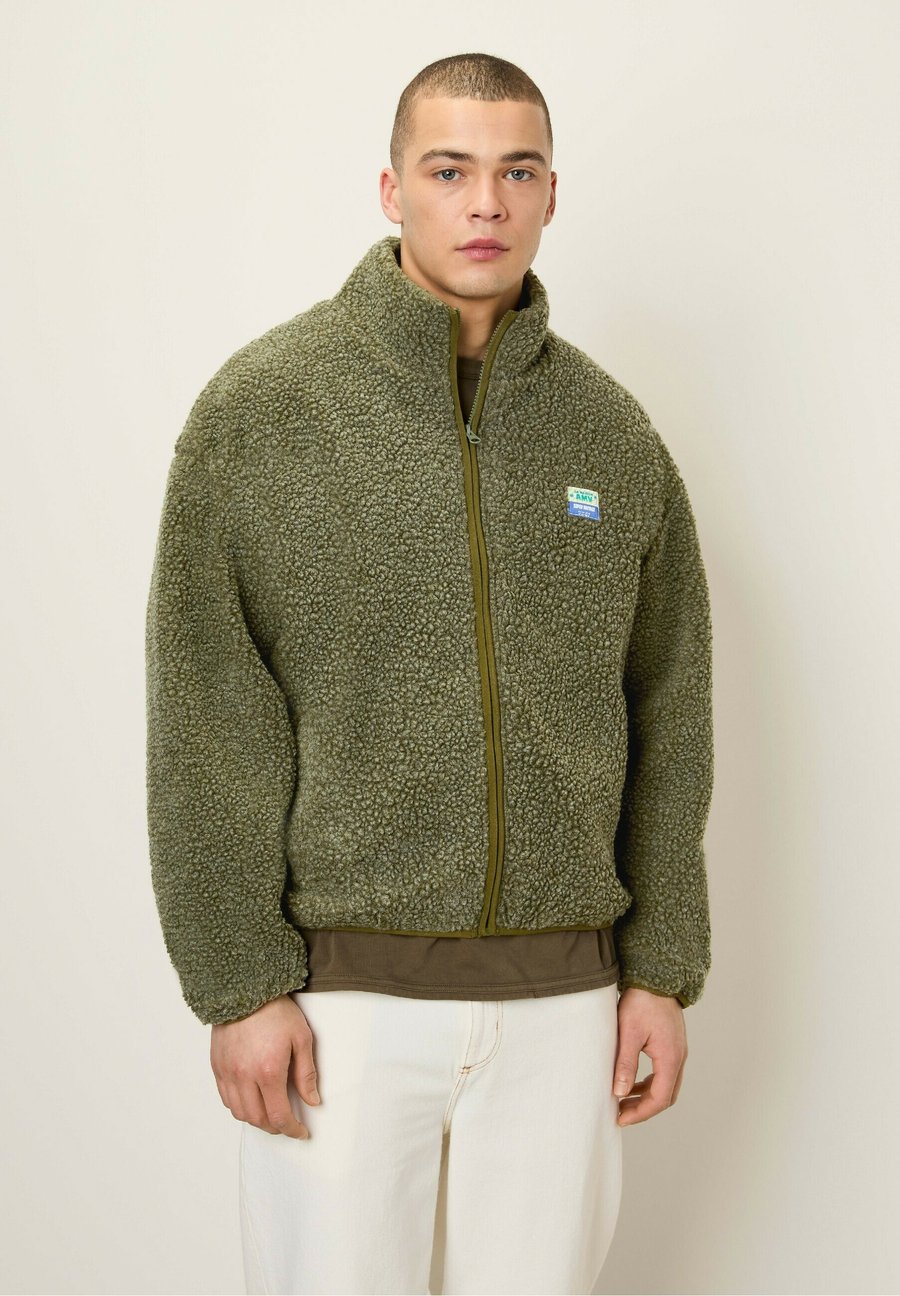 Флисовая куртка American Vintage HOKTOWN, Varan Chine/Mottled Dark Green
Флисовая куртка American Vintage HOKTOWN, Varan Chine/Mottled Dark Green