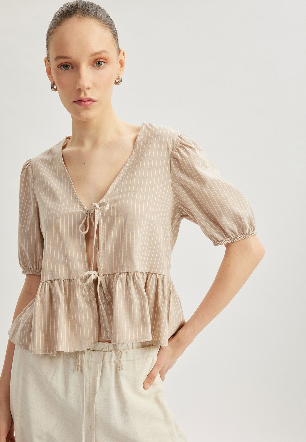 Блуза Koton, бежевый
Блуза Koton, бежевый