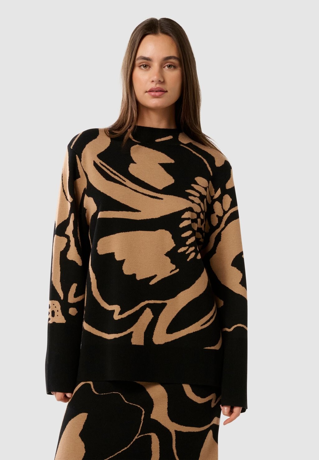 Джемпер FLORA Forever New, черный
Джемпер FLORA Forever New, черный