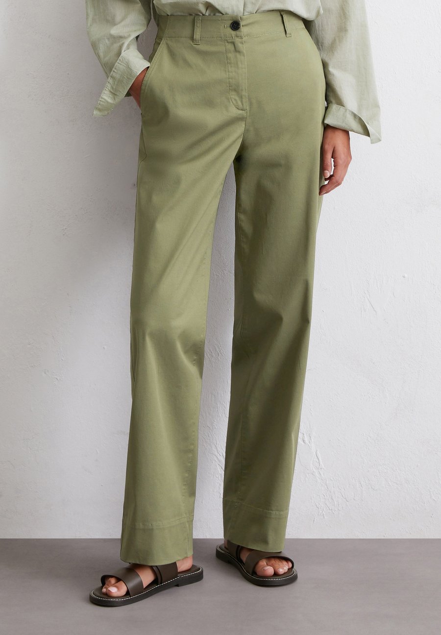 Брюки Marc O'Polo MODEL LANDE , Forest Moss/Green
Брюки Marc O'Polo MODEL LANDE , Forest Moss/Green