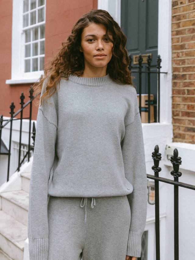 Вязаный джемпер с круглым вырезом Chelsea Peers, серый
Вязаный джемпер с круглым вырезом Chelsea Peers, серый