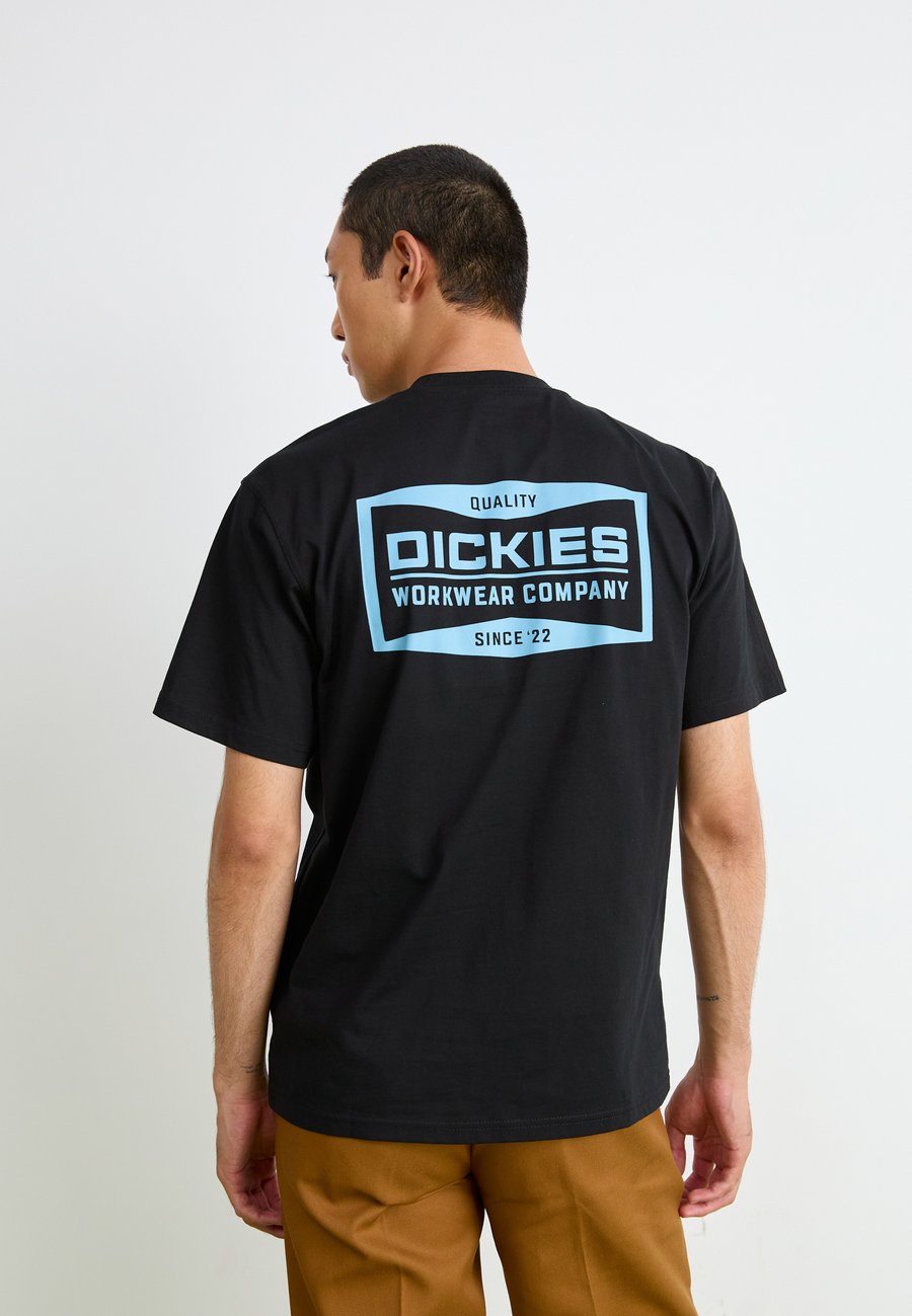 Футболка Dickies BOLIVAR TEE , Black, Черный, Футболка Dickies BOLIVAR TEE , Black
Футболка Dickies BOLIVAR TEE , Black, Черный, Футболка Dickies BOLIVAR TEE , Black
