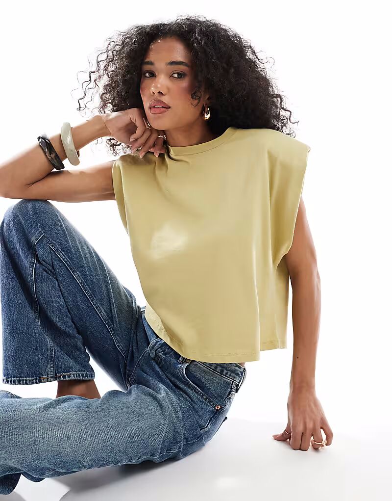 Топ без рукавов с подплечниками ASOS DESIGN в цвете шалфея
Топ без рукавов с подплечниками ASOS DESIGN в цвете шалфея