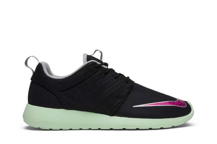 Кроссовки Nike Roshe One FB 'Yeezy', черный
Кроссовки Nike Roshe One FB 'Yeezy', черный