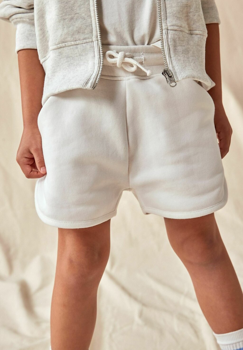 Спортивные брюки 3-16 лет Next, цвет white plain
Спортивные брюки 3-16 лет Next, цвет white plain