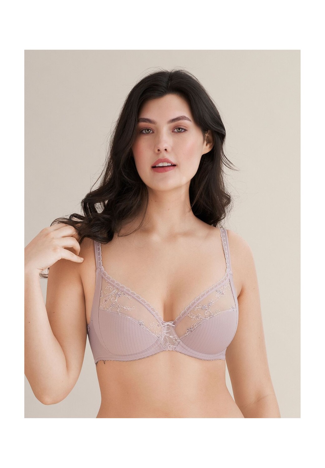 Женский бюстгальтер на косточках Mille Fleurs с бантом и вышивкой CONTURELLE felina, цвет Purple Lotion
Женский бюстгальтер на косточках Mille Fleurs с бантом и вышивкой CONTURELLE felina, цвет Purple Lotion