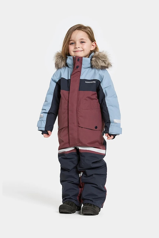 Детский комбинезон BJÄRVEN KDS COVER 4 Didriksons, бордовый
Детский комбинезон BJÄRVEN KDS COVER 4 Didriksons, бордовый