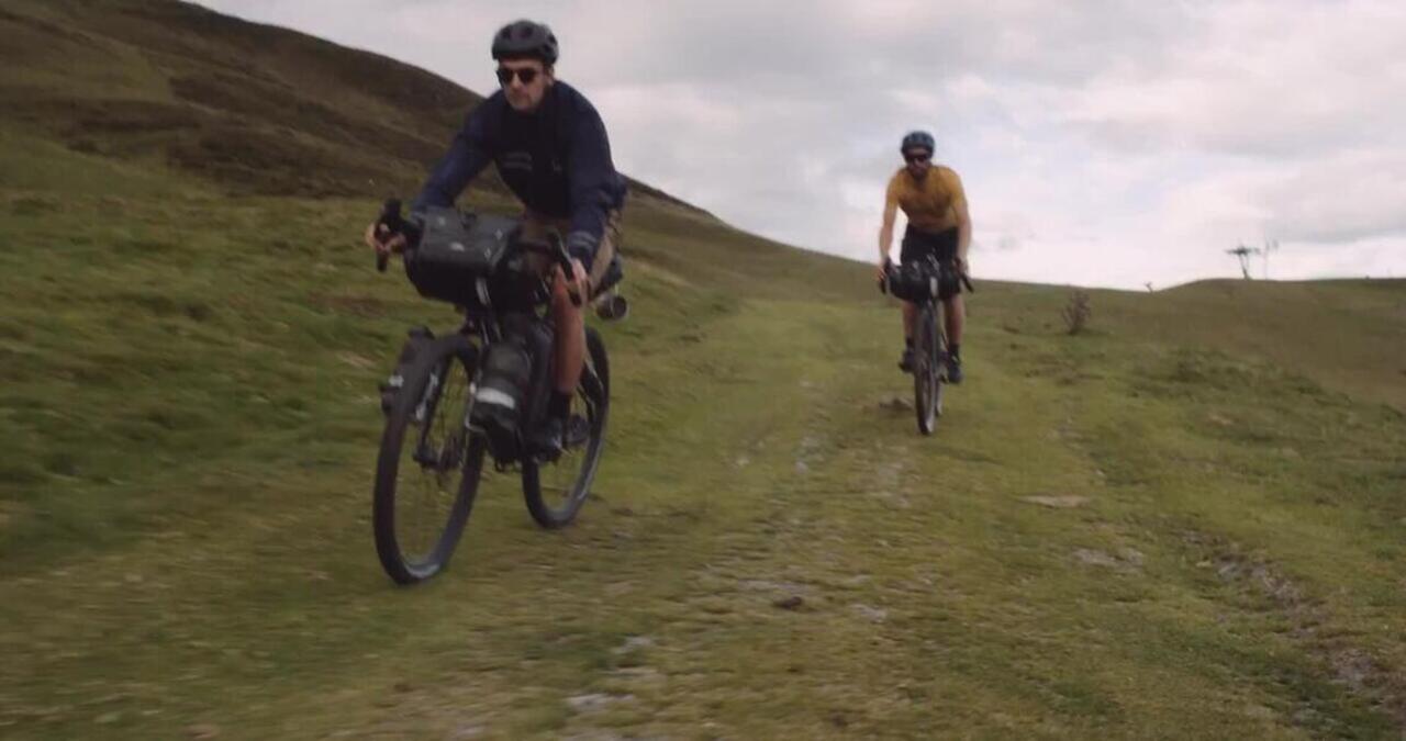 Водонепроницаемая 4-литровая велосипедная вилочная сумка Riverside IPX6 ADVT 900 series
Водонепроницаемая 4-литровая велосипедная вилочная сумка Riverside IPX6 ADVT 900 series