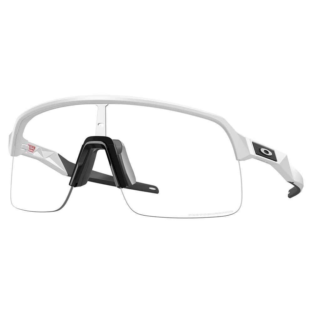 Солнцезащитные очки Oakley Sutro Lite Photochromic, прозрачный
Солнцезащитные очки Oakley Sutro Lite Photochromic, прозрачный