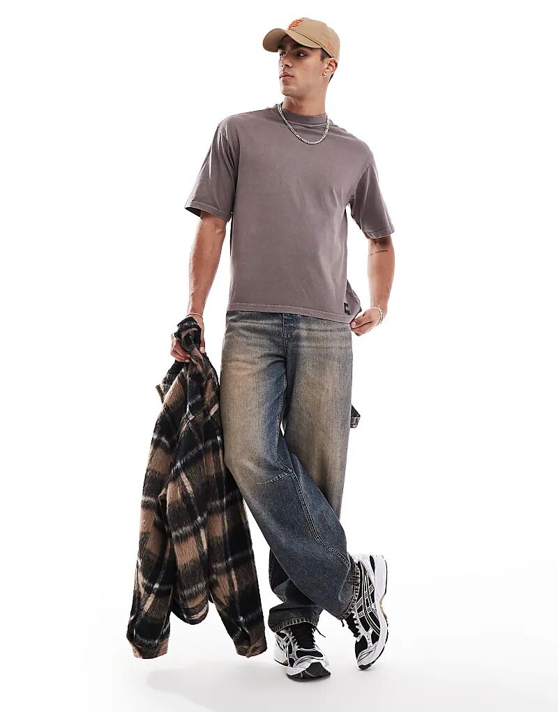 Футболка свободного кроя Native Youth с кислотной стиркой коричневого цвета
Футболка свободного кроя Native Youth с кислотной стиркой коричневого цвета