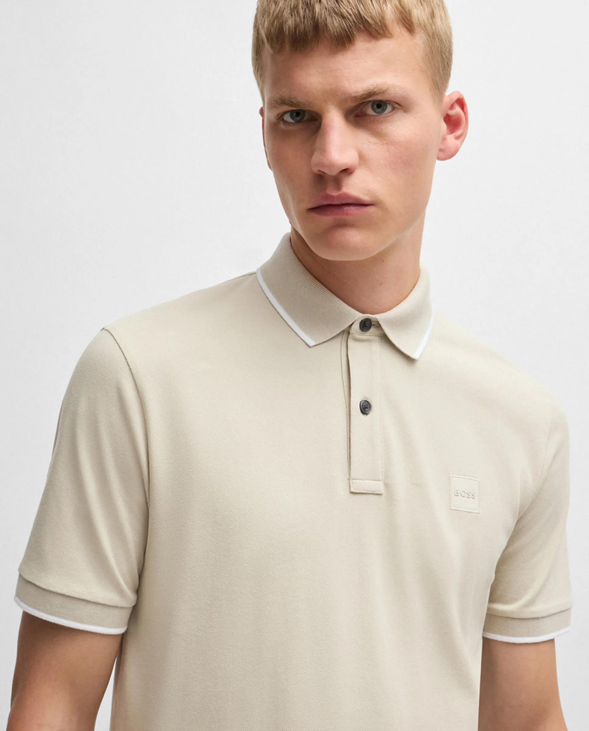 Поло с коротким рукавом для мужчин Boss, кремовый 
Поло с коротким рукавом для мужчин Boss, кремовый