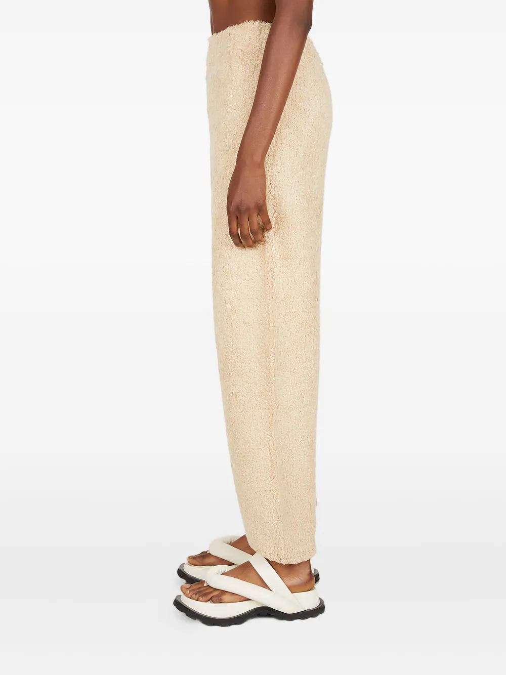 Брюки из плюшевого плетения с эластичными манжетами THEOPEN PRODUCT, нейтральный
Брюки из плюшевого плетения с эластичными манжетами THEOPEN PRODUCT, нейтральный