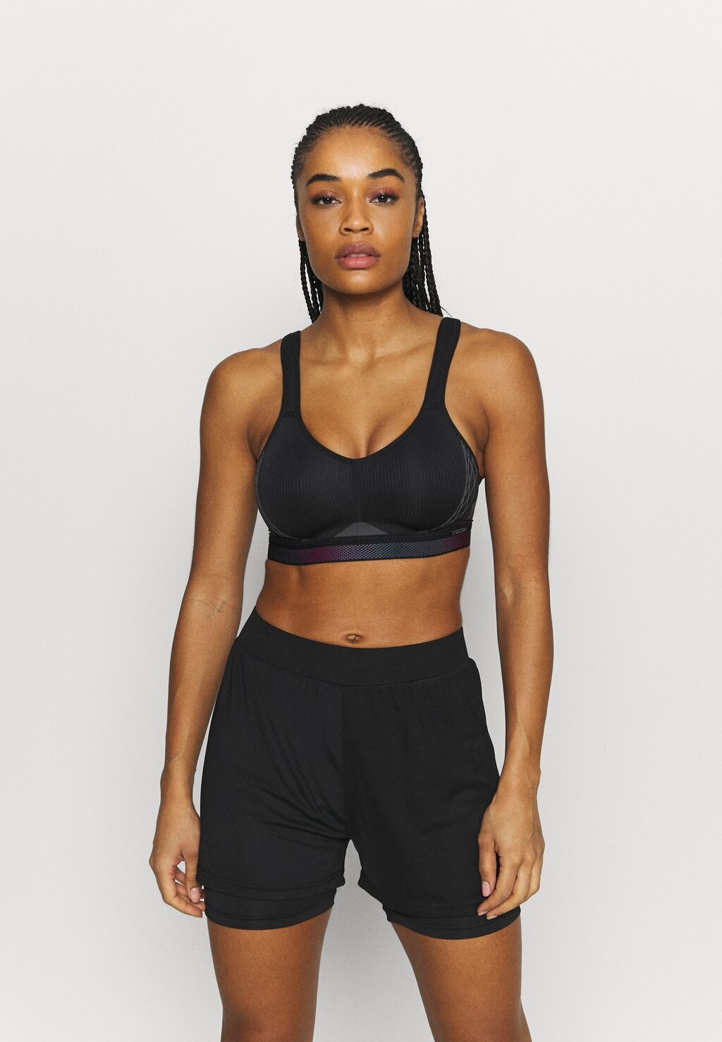 Спортивный бюстгальтер с высокой поддержкой Triumph, черный
Спортивный бюстгальтер с высокой поддержкой Triumph, черный