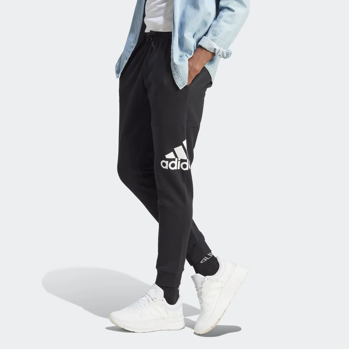 Спортивные брюки Adidas Sportswear "ESSENTIALS TAPERED CUFF BIG LOGO PANTS" (1 шт.), черный
Спортивные брюки Adidas Sportswear "ESSENTIALS TAPERED CUFF BIG LOGO PANTS" (1 шт.), черный