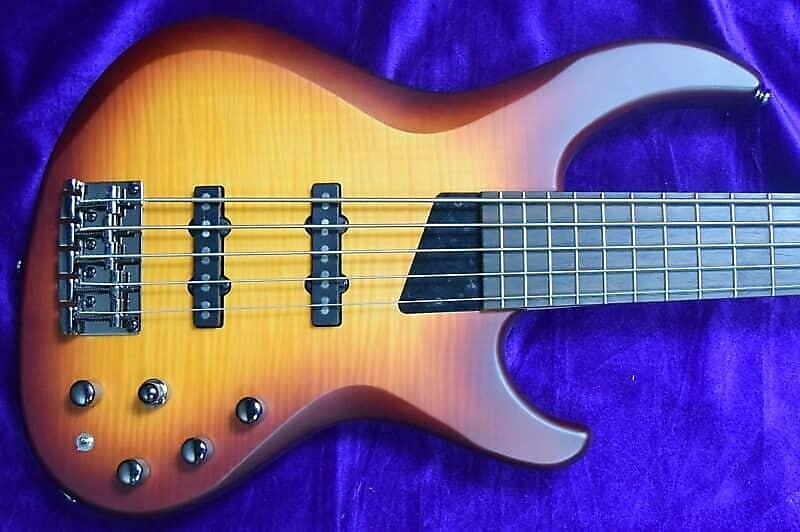 Басс гитара MTD Kingston Saratoga 
Басс гитара MTD Kingston Saratoga