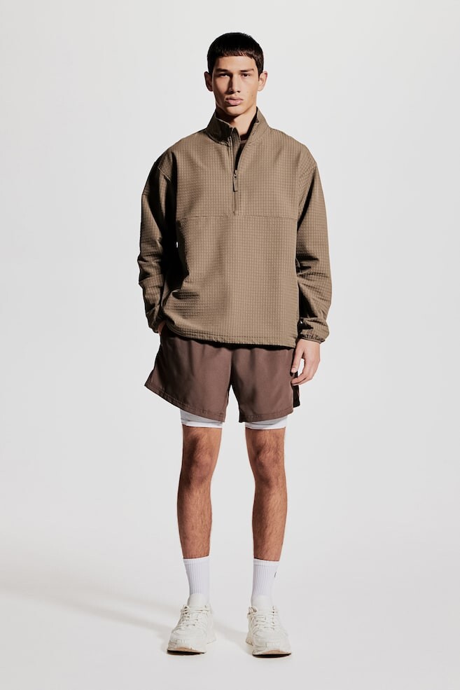 Спортивная куртка из материала drymove обычного кроя H&M, бежевый
Спортивная куртка из материала drymove обычного кроя H&M, бежевый