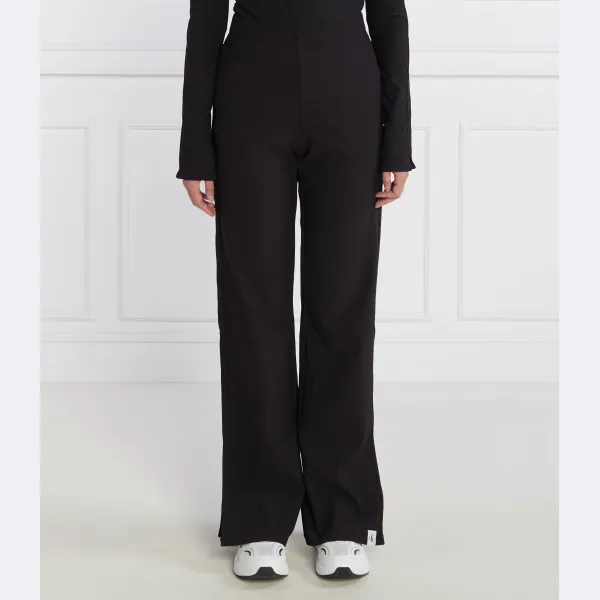 Брюки стандартного кроя Calvin Klein, черный
Брюки стандартного кроя Calvin Klein, черный