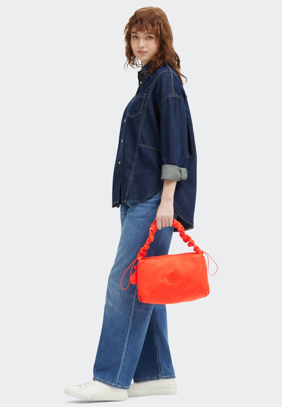 Сумка Kipling ELENI M, Open Orange Grgz/Orange
Сумка Kipling ELENI M, Open Orange Grgz/Orange