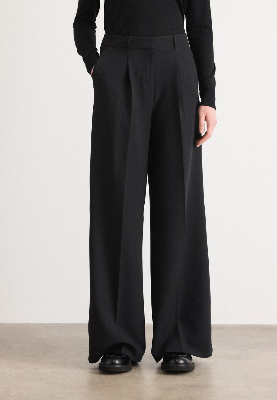 Брюки BOSS TIWI, Black
Брюки BOSS TIWI, Black