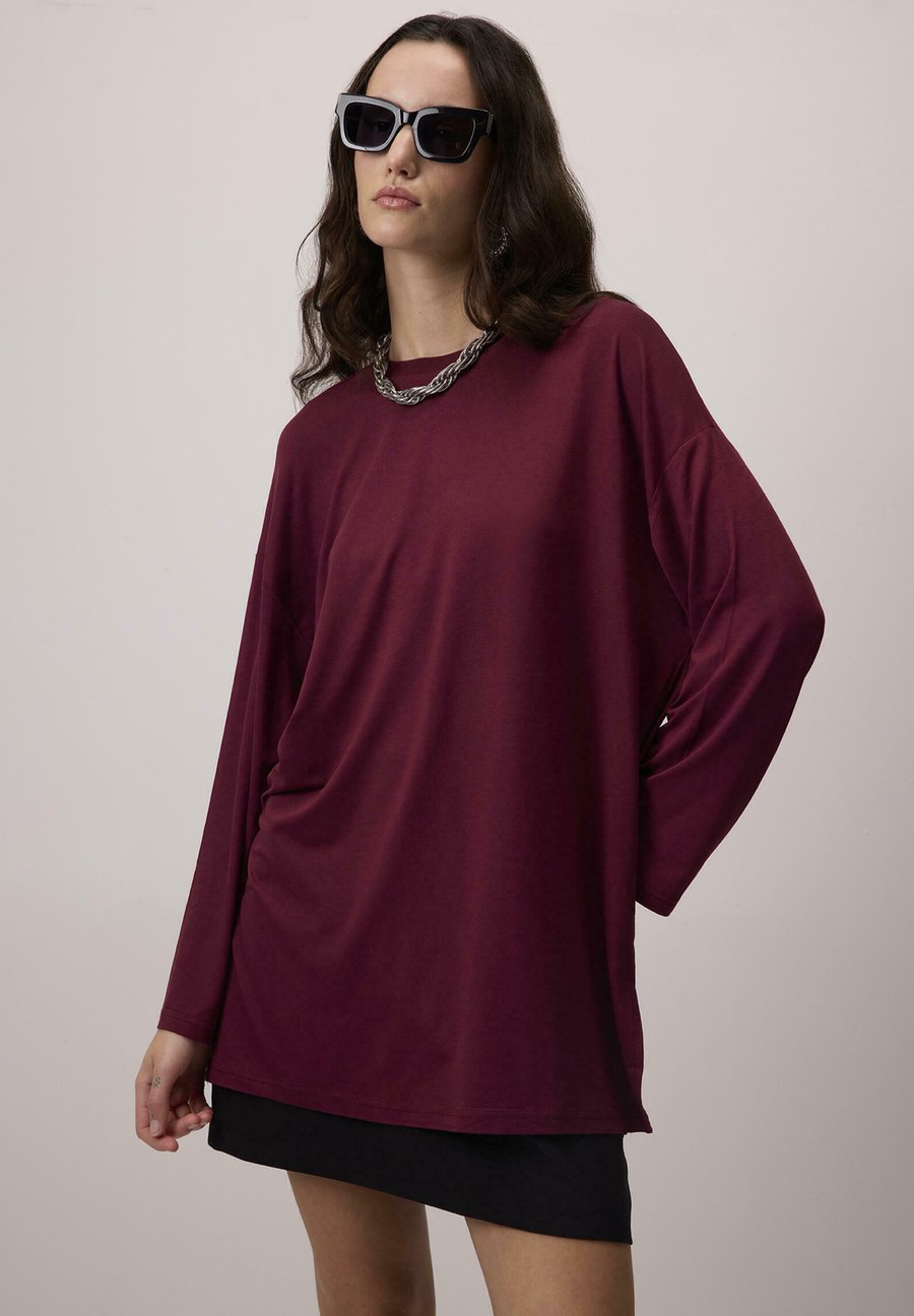 Топ Touché Privé Long sleeved top, Burgundy/Bordeaux
Топ Touché Privé Long sleeved top, Burgundy/Bordeaux