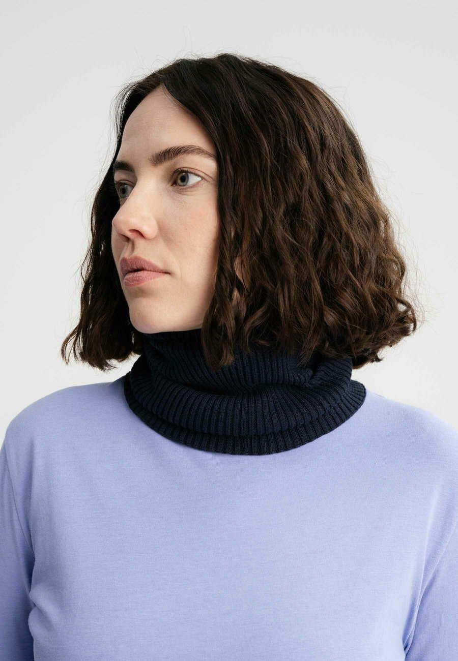 Шарф MELA Scarf, Navy/Dark Blue
Шарф MELA Scarf, Navy/Dark Blue