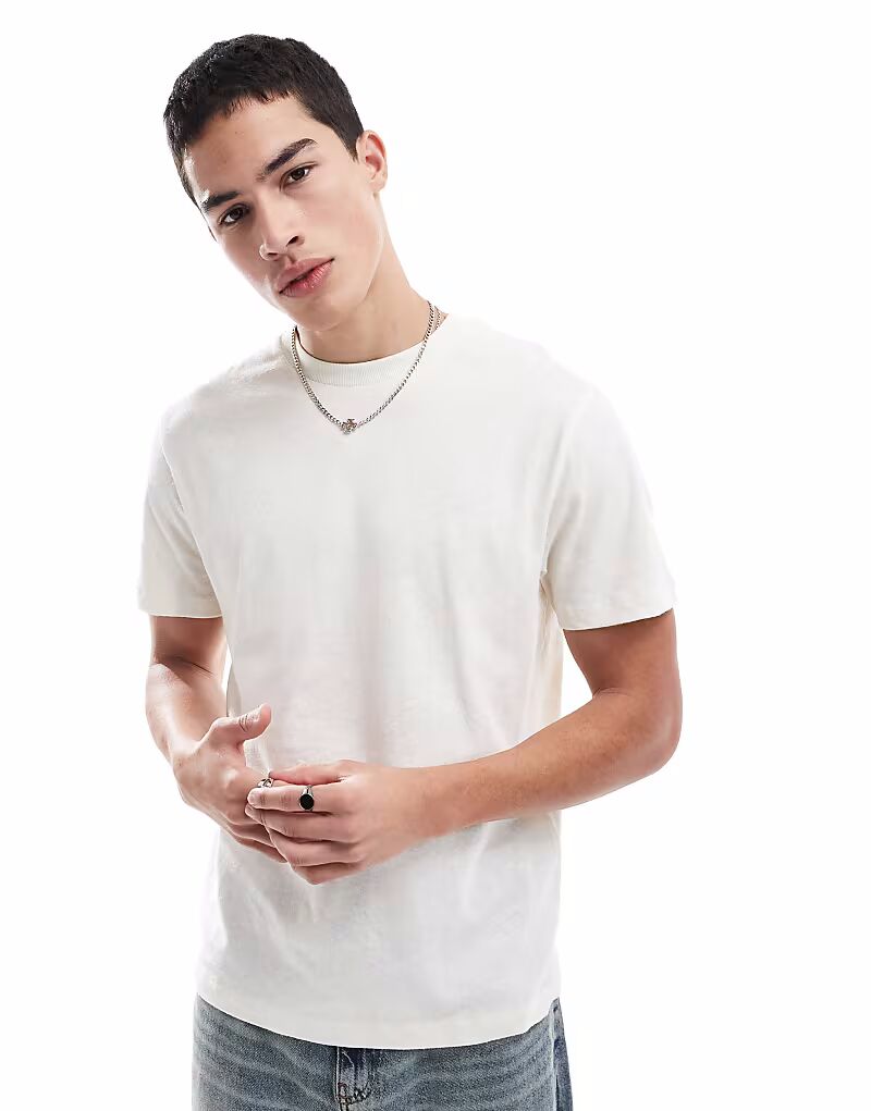 Футболка с круглым вырезом и имитацией льна ASOS DESIGN кремового цвета
Футболка с круглым вырезом и имитацией льна ASOS DESIGN кремового цвета