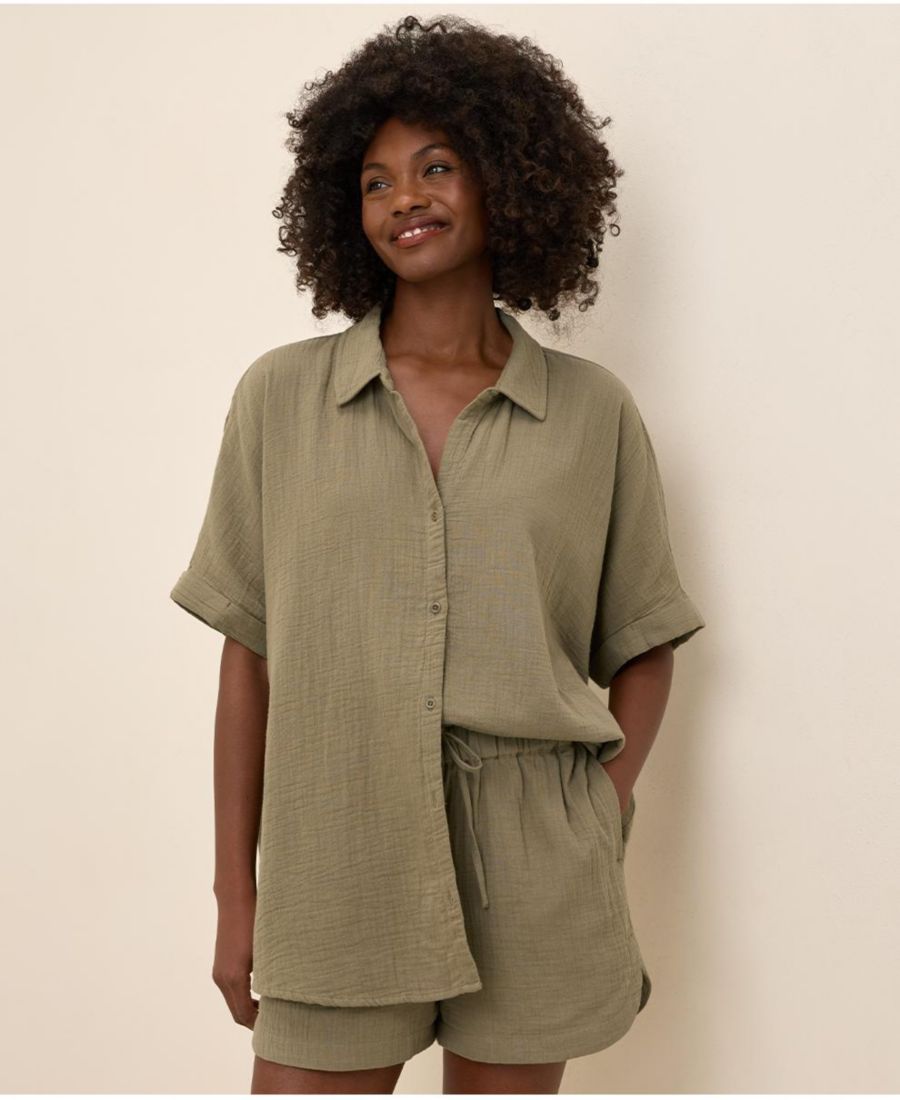 Женская рубашка оверсайз из органического хлопка с двойной марлей в прибрежном стиле Pact, Khaki green
Женская рубашка оверсайз из органического хлопка с двойной марлей в прибрежном стиле Pact, Khaki green